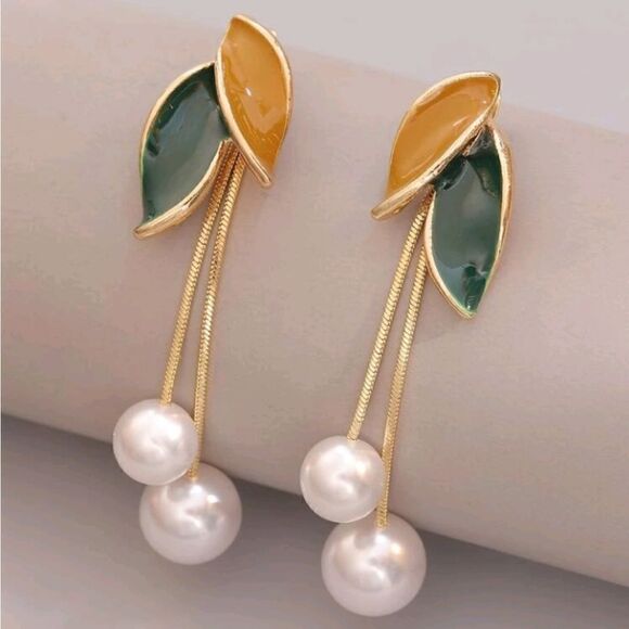 Pearl Leaf Drop Earrings - Picture 1 of 4